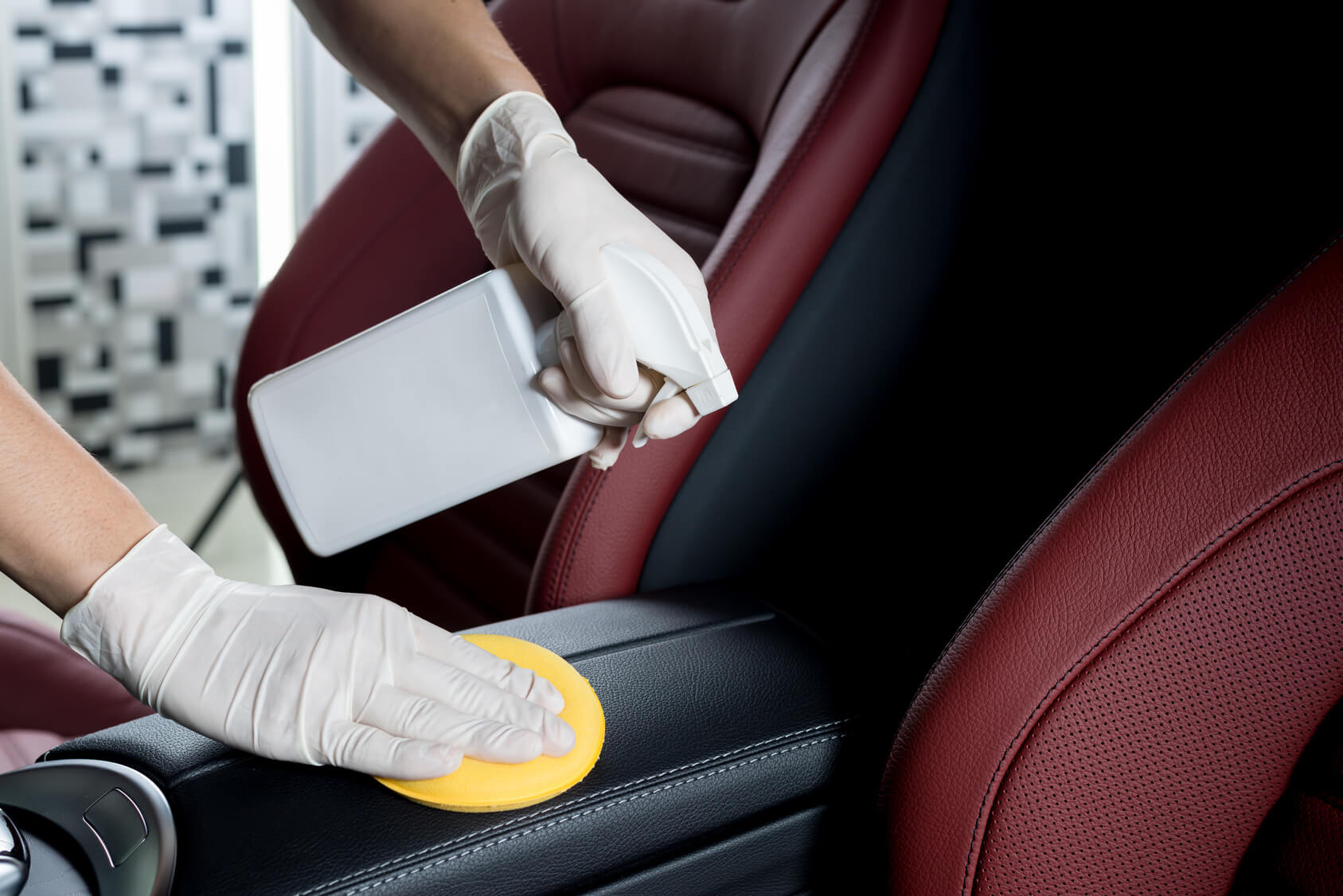 Technique de Pro pour Nettoyer les Sièges en Cuir de Voiture