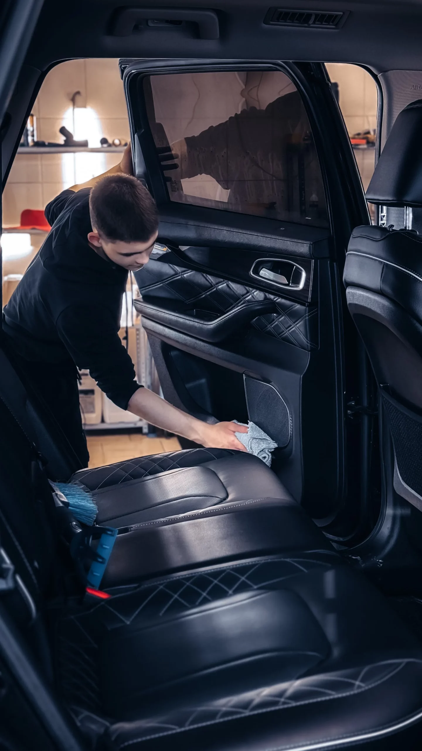 Entretien intérieur et extérieur d'une voiture